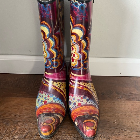 Beautiful Nomad brand cowgirl rainboots! Perfect with any outfit. - Picture 2 of 4